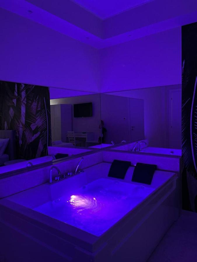 Suite 55 In Centro Трани Экстерьер фото