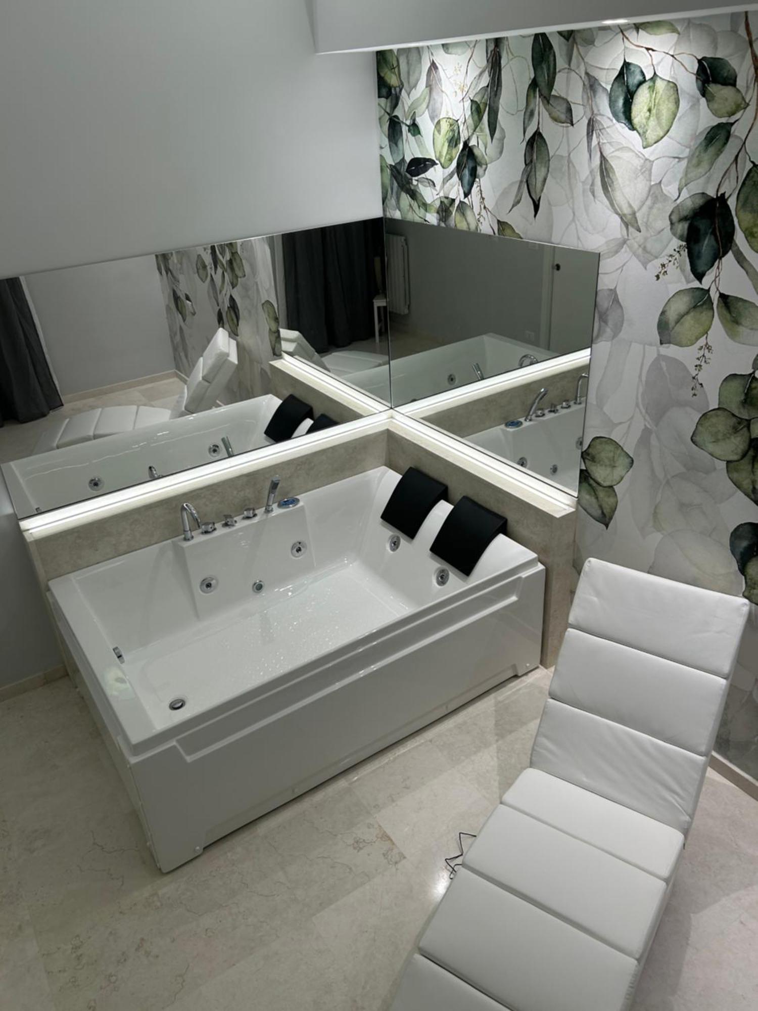 Suite 55 In Centro Трани Экстерьер фото
